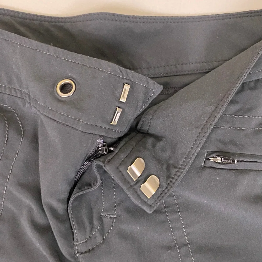 Athleta Hiking Cargo Shorts Women's Size 10‎ Gray Style Outdoor Utility *Flaw*